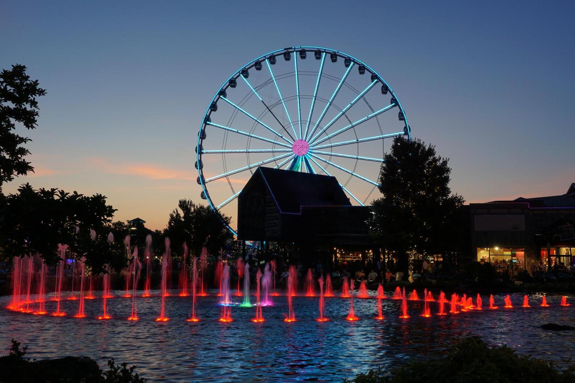 Majestic View Lodge, Amazing Views, Hot Tub, 1089 Free Tickets Each Paid Day, Dollywood And More Gatlinburg Exterior photo